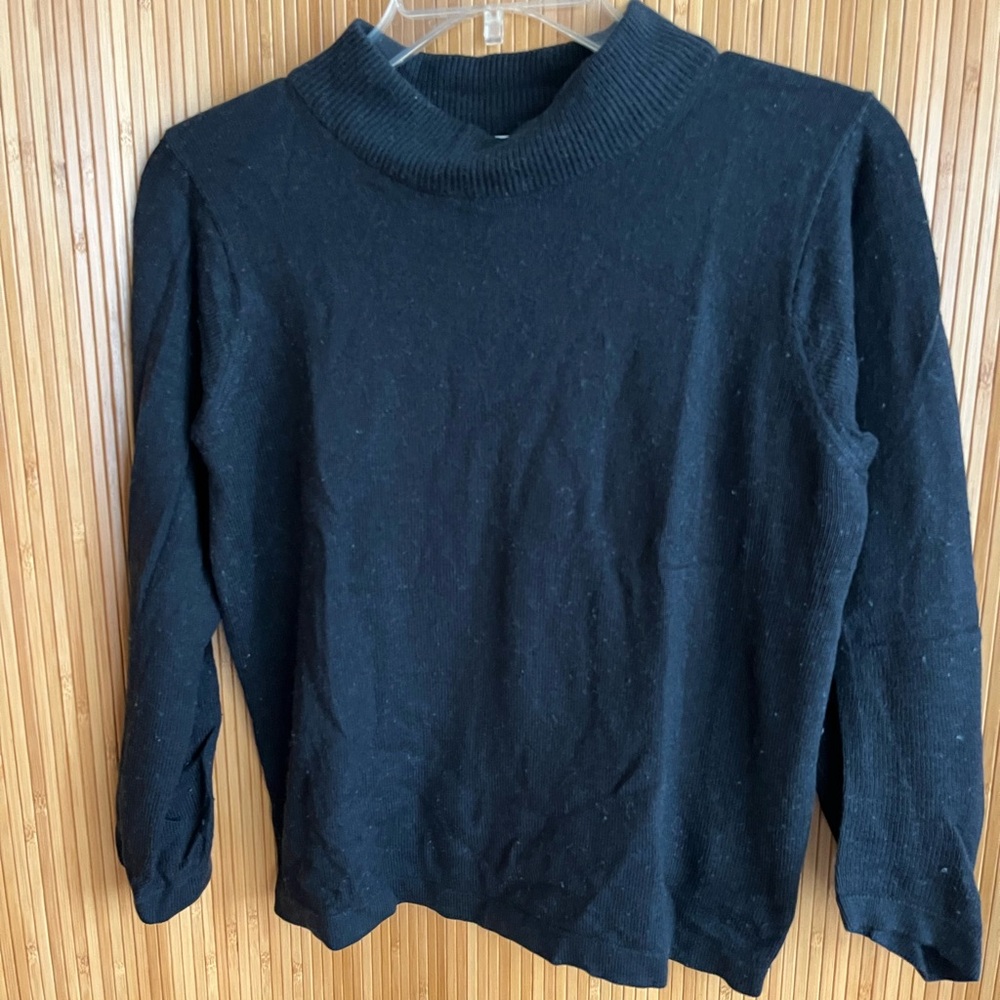 Samantha Taylor  Black Sweater silk cashmere blend. Small